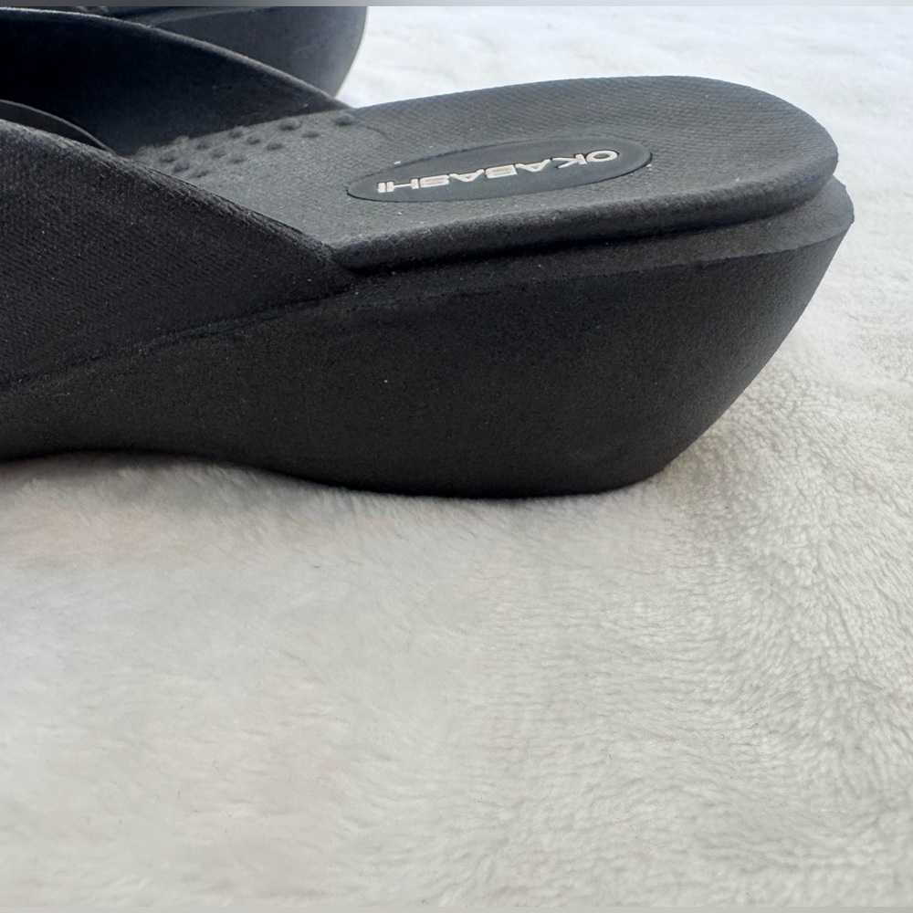 Okabashi size Medium (6.5 to 7.5) Black Thong Sandal. Worn maybe once; like new. - Picture 4 of 11